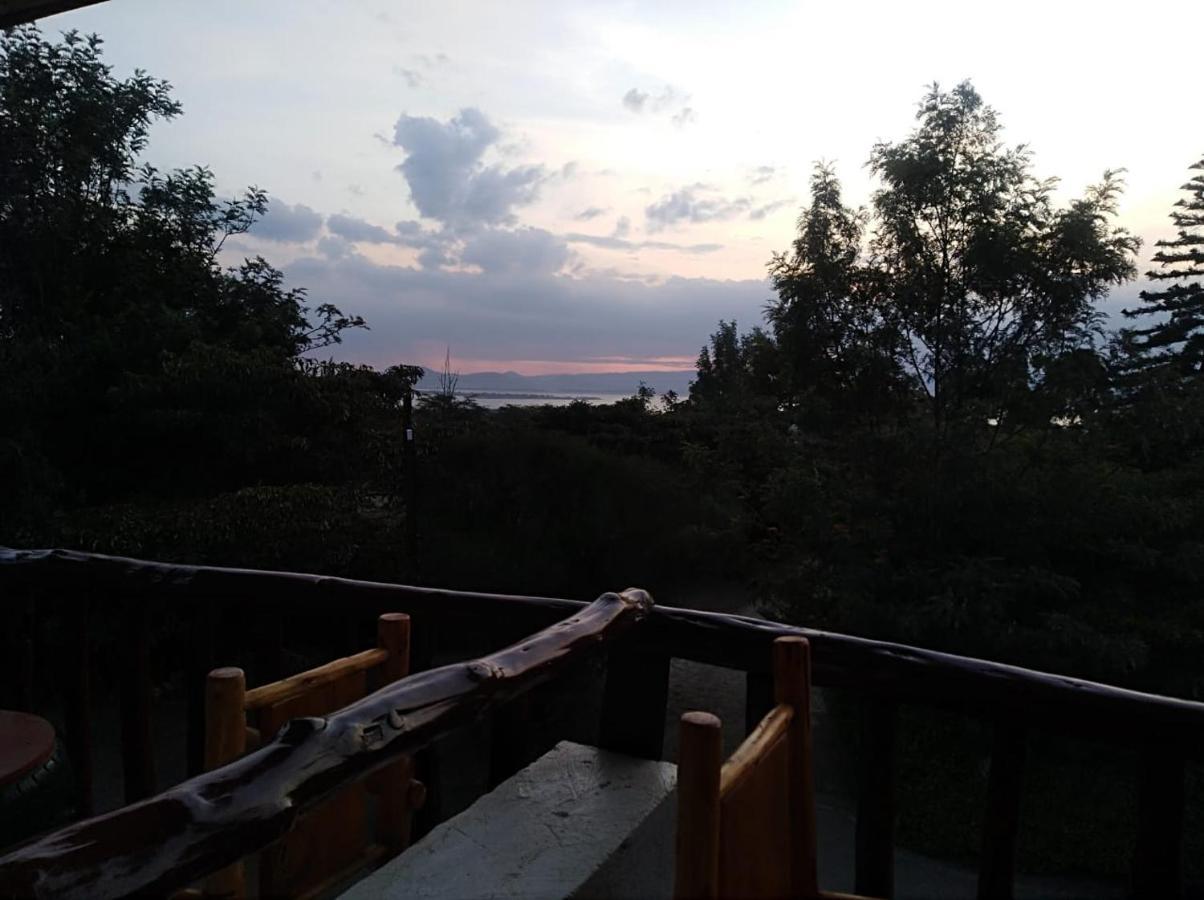 Merinja Guest House ナイバシャ エクステリア 写真