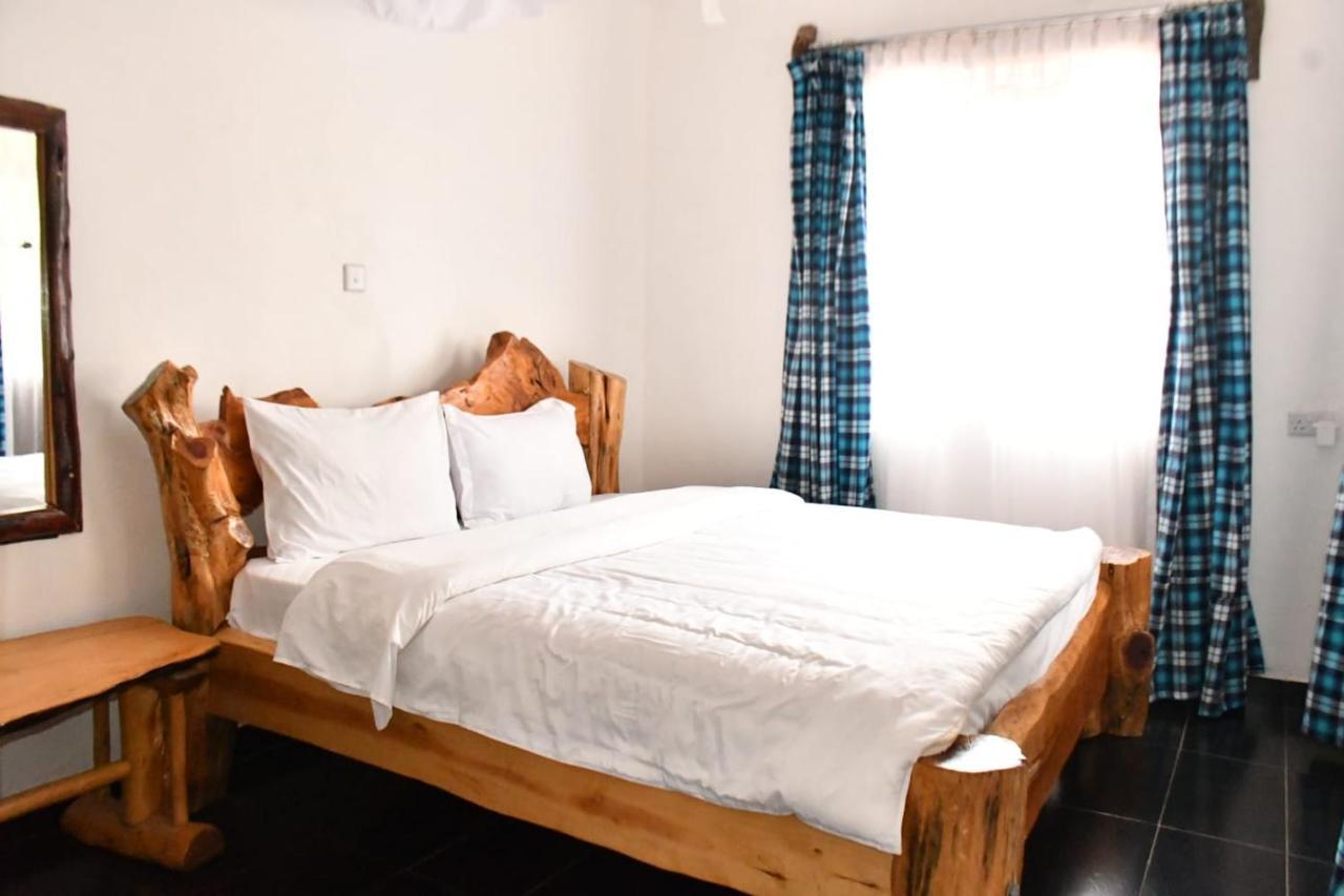 Merinja Guest House ナイバシャ エクステリア 写真