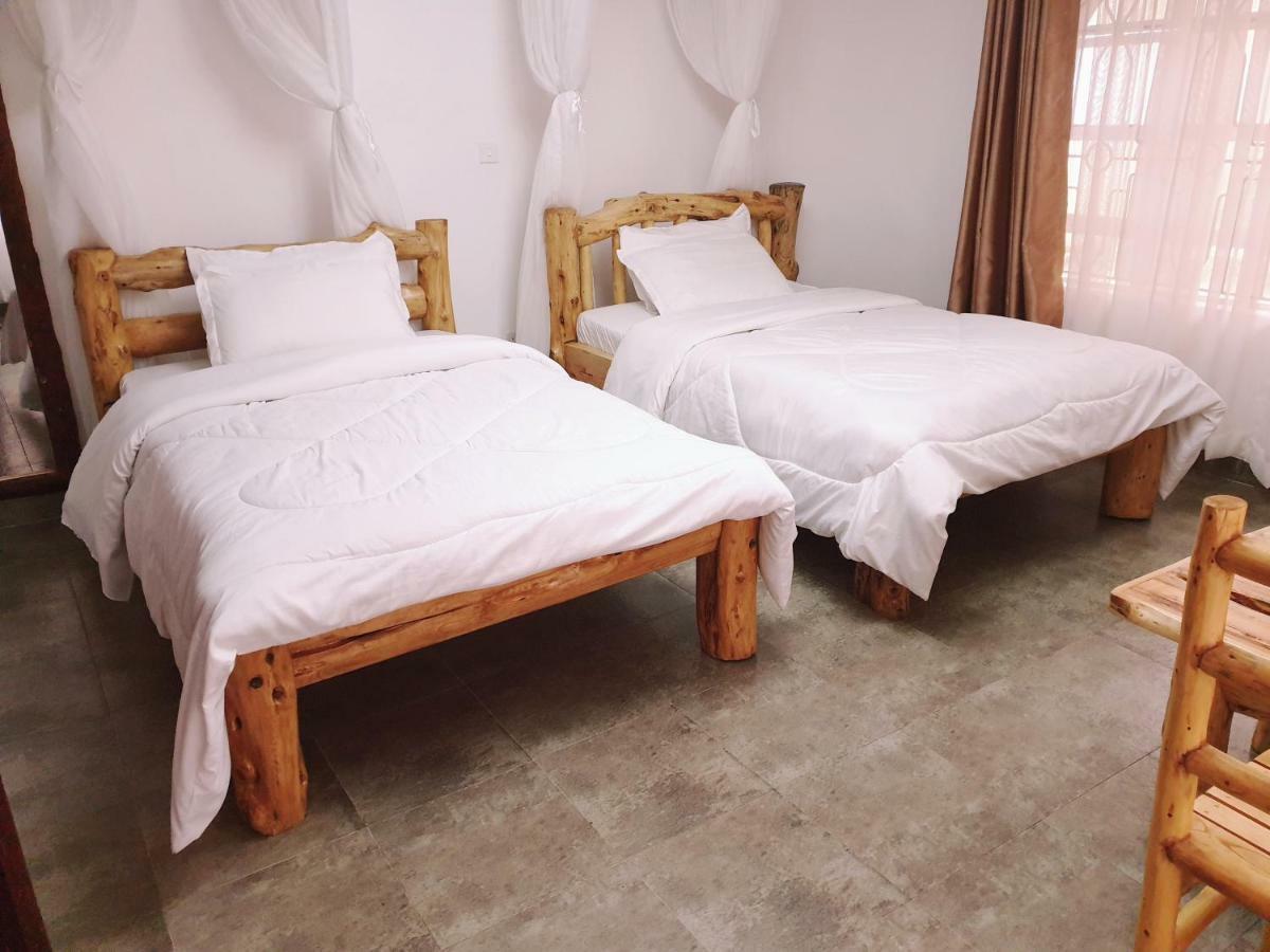 Merinja Guest House ナイバシャ エクステリア 写真