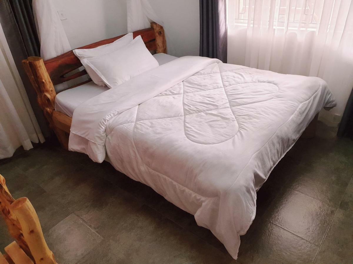 Merinja Guest House ナイバシャ エクステリア 写真