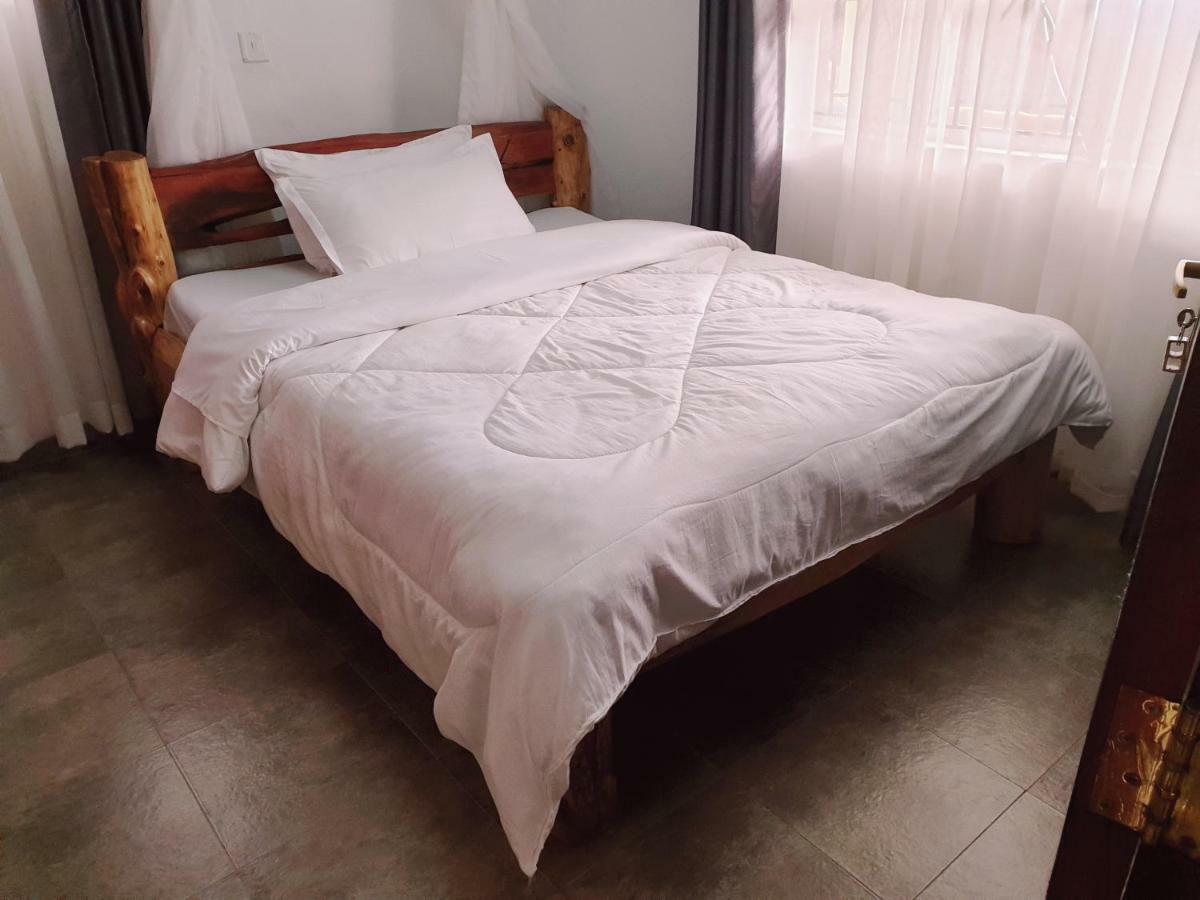 Merinja Guest House ナイバシャ エクステリア 写真