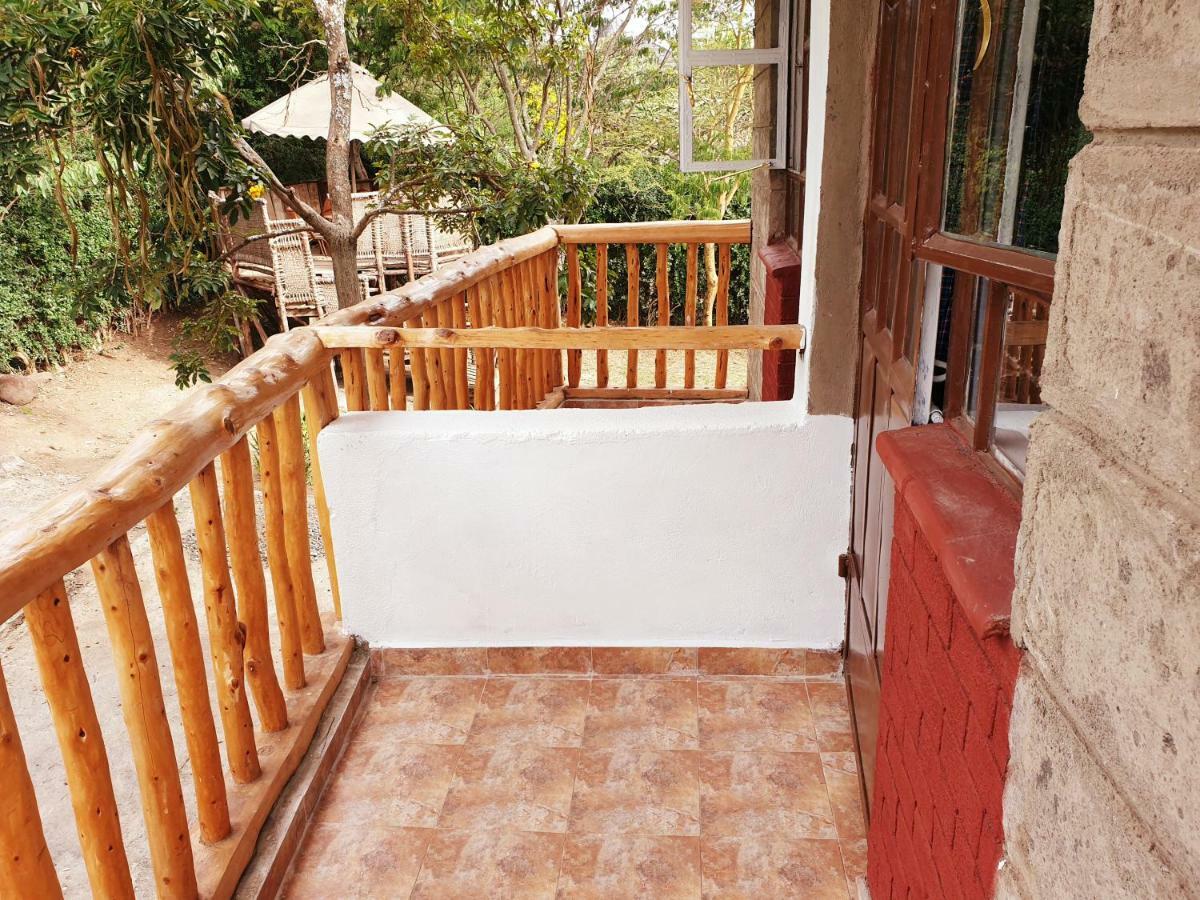 Merinja Guest House ナイバシャ エクステリア 写真