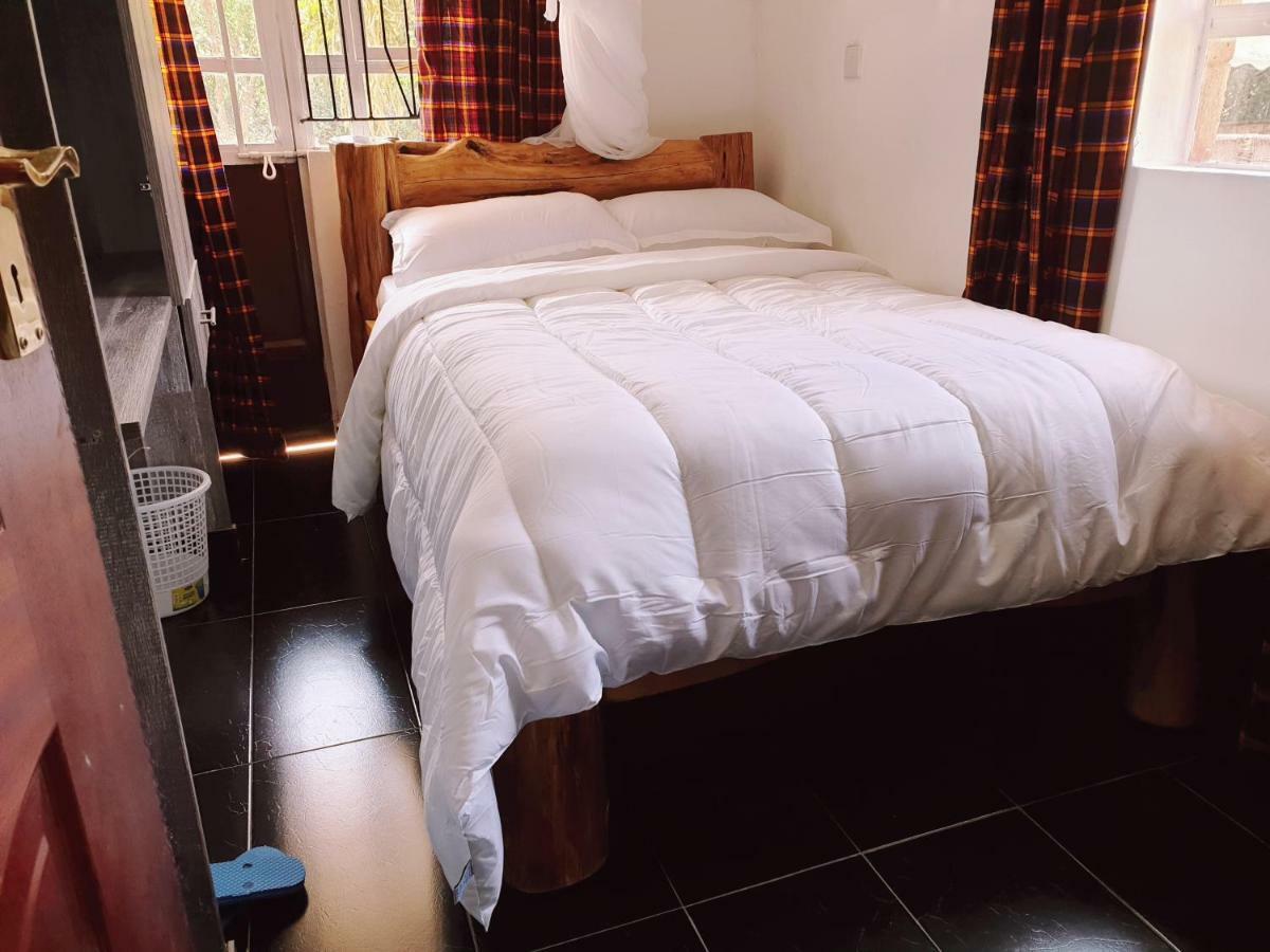 Merinja Guest House ナイバシャ エクステリア 写真